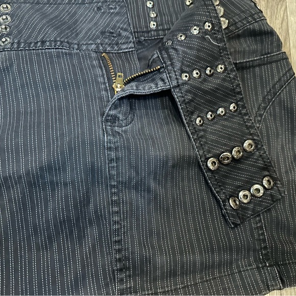 Y2K low rised vintage black skirt with Silver Accents - Picture 7 of 8